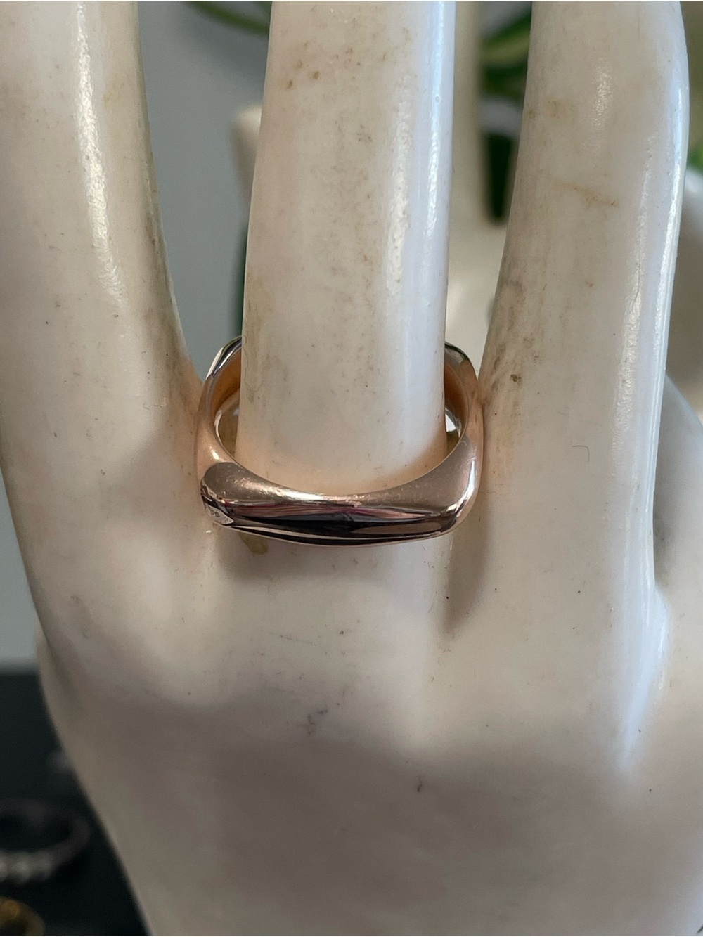 Classic Rose Gold Sculpted Band Ring - Women Jewelry